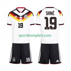 Njemačka Djeca Domaći Nogometni Dres Leroy Sane 19 World Cup 2026 Kratki Rukavi